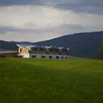 Hotel Grund Golf And Mladé Buky