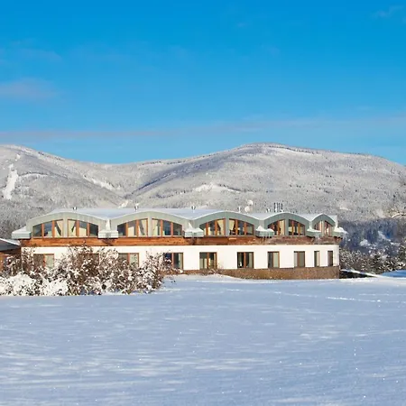 Hotel Grund Golf And Ski Mlade Buky