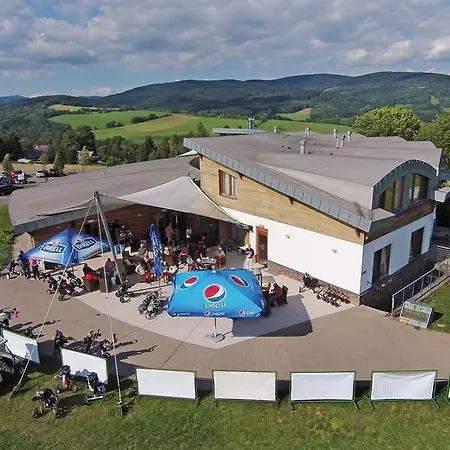 Szálloda Grund Golf And Mladé Buky