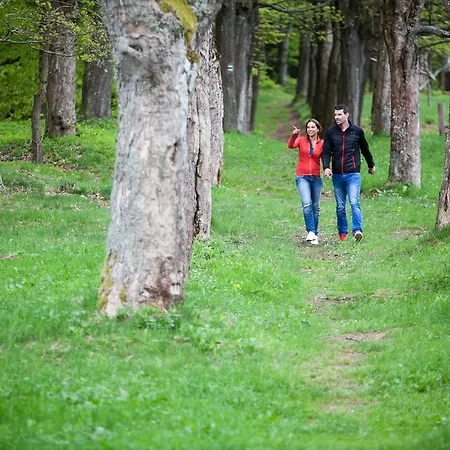 Grund Golf And Szálloda Mladé Buky