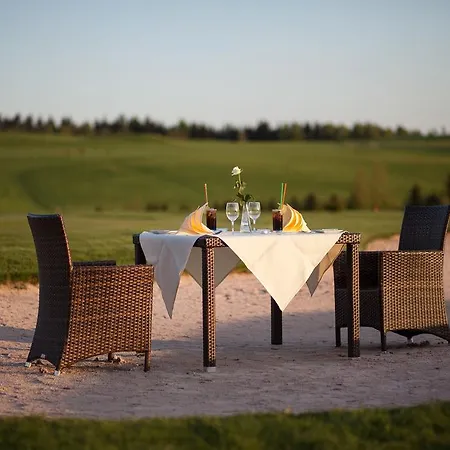 Grund Golf And Mladé Buky