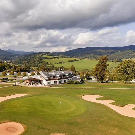 Szálloda Grund Golf And Mladé Buky