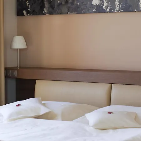 Grund Golf And 4* Mladé Buky