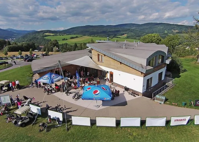 Hotel Grund Golf And Mladé Buky