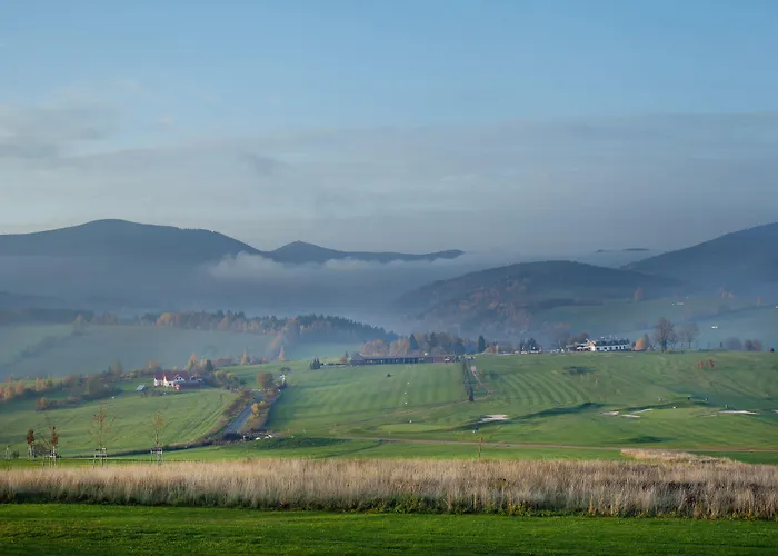 Grund Golf And Hotel Mladé Buky